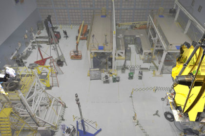 A 4D Technology PhaseCam 4020 High Speed High Power Laser Interferometer being used to measure the shape of the James Webb Space Telescope (JWST) A 4D Technology PhaseCam 4020 High Speed High Power Laser Interferometer being used to measure the shape of the James Webb Space Telescope (JWST)