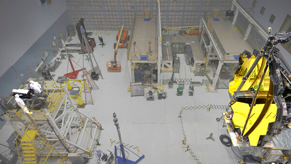 A 4D Technology PhaseCam 4020 High Speed High Power Laser Interferometer being used to measure the shape of the James Webb Space Telescope (JWST)
